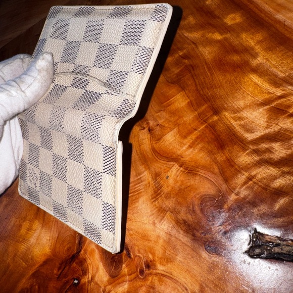 LOUIS VUITTON
Damier Azur Canvas Pocket Organizer Wallet - Picture 12 of 16